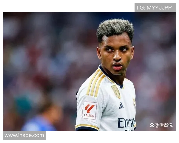 外国博主送足球明星特别礼物感动瞬间引发粉丝热议 外国博主送足球明星特别礼物感动瞬间引发粉丝热议