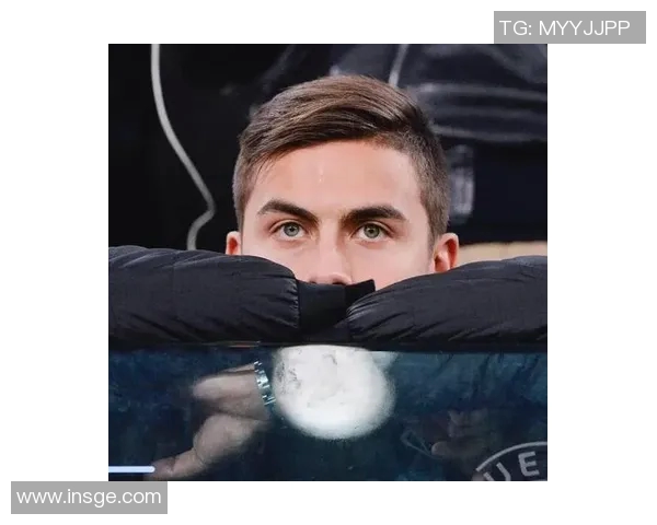 为什么越来越多的足球明星颜值高他们背后的训练与生活方式揭秘